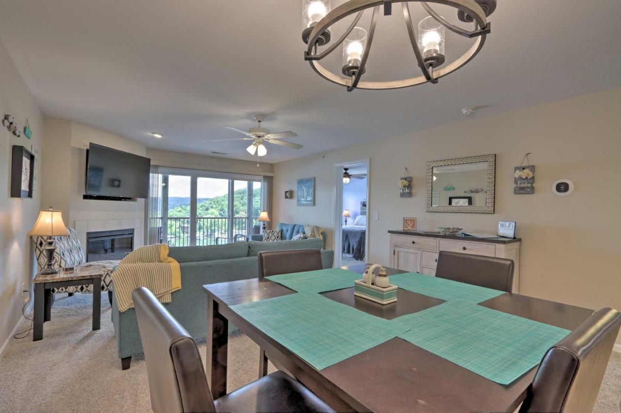The Lake Escape With Balcony And Pool Access! Camdenton Esterno foto