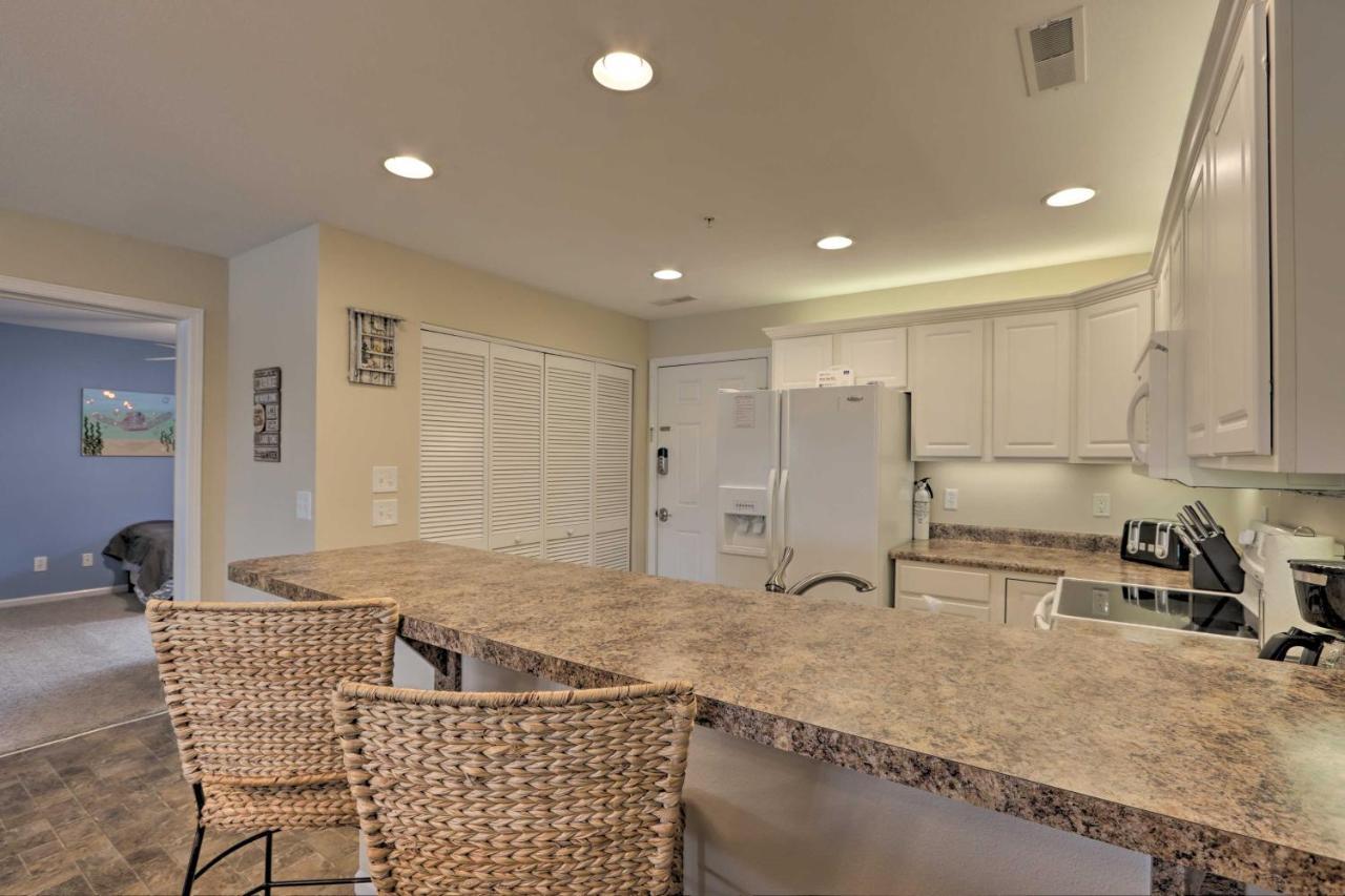 The Lake Escape With Balcony And Pool Access! Camdenton Esterno foto
