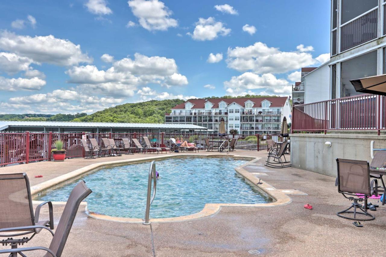The Lake Escape With Balcony And Pool Access! Camdenton Esterno foto